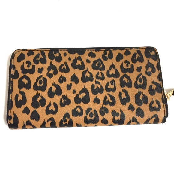 “SOLD”     Last One Coach Wild Heart Print - Picture 2 of 4